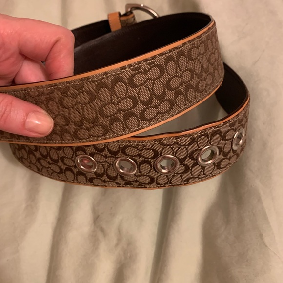 Gorgeous authentic brand new Coach size M belt with logo, size L must have - Picture 6 of 6